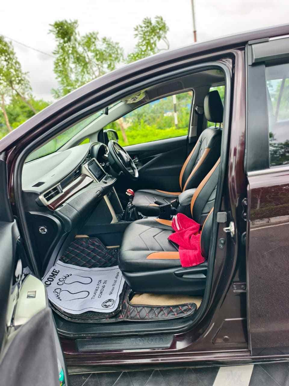 Toyota Innova Crysta 2.4 VX 2017 - Image 9